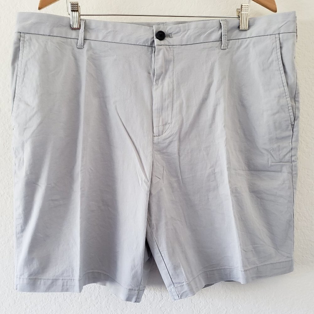 NWT - IZOD Men’s Flat Front Short – Size 40